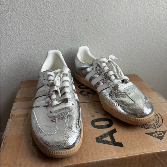 Adidas Samba OG Sneakers Silver Metallic Cloud White Core White Womens size 10 - Picture 3 of 9